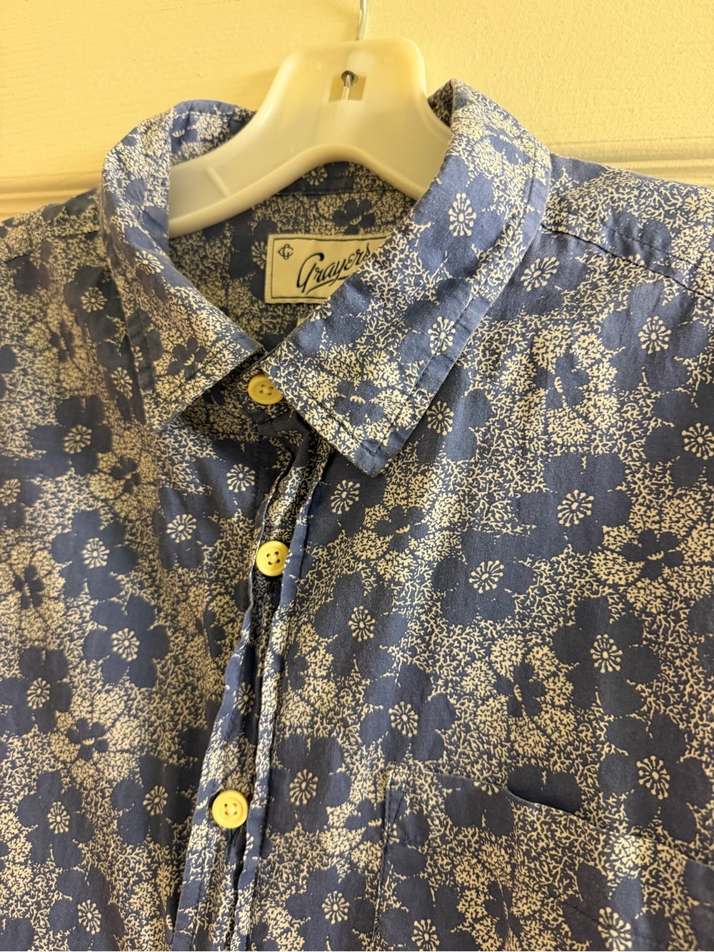 Grayers Blue Floral Short-Sleeve Button-Down Shirt - Picture 4 of 5